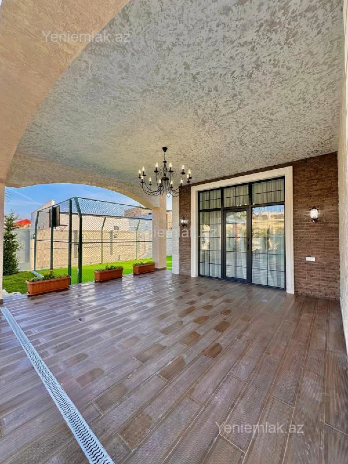 Satılır 5 otaqlı həyət evi 460 m²