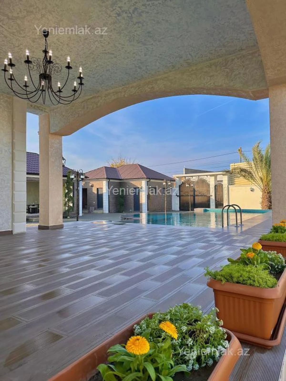 Satılır 5 otaqlı həyət evi 460 m²