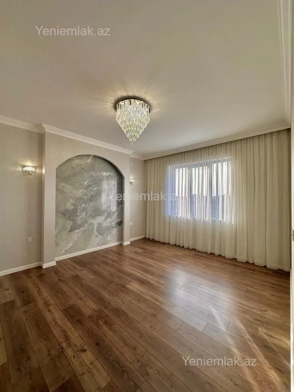 Satılır 5 otaqlı həyət evi 460 m²