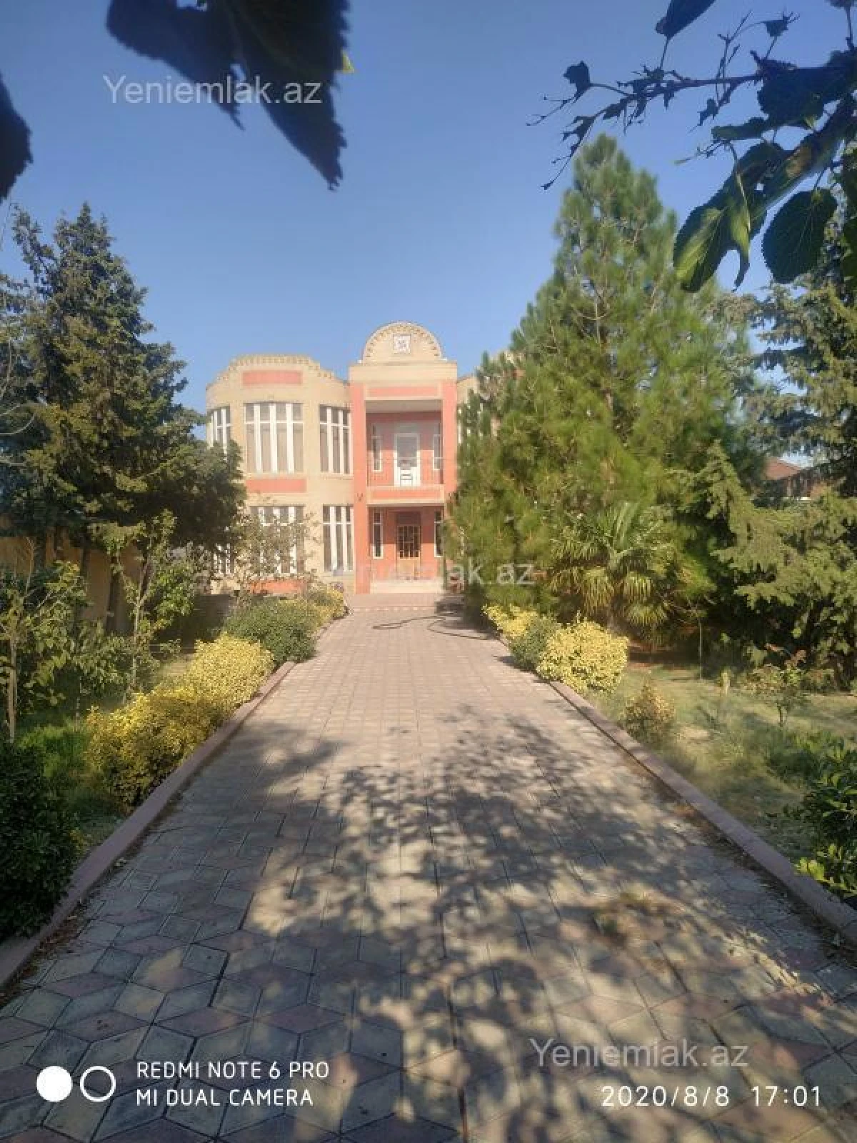 Satılır 6 otaqlı həyət evi 340 m²