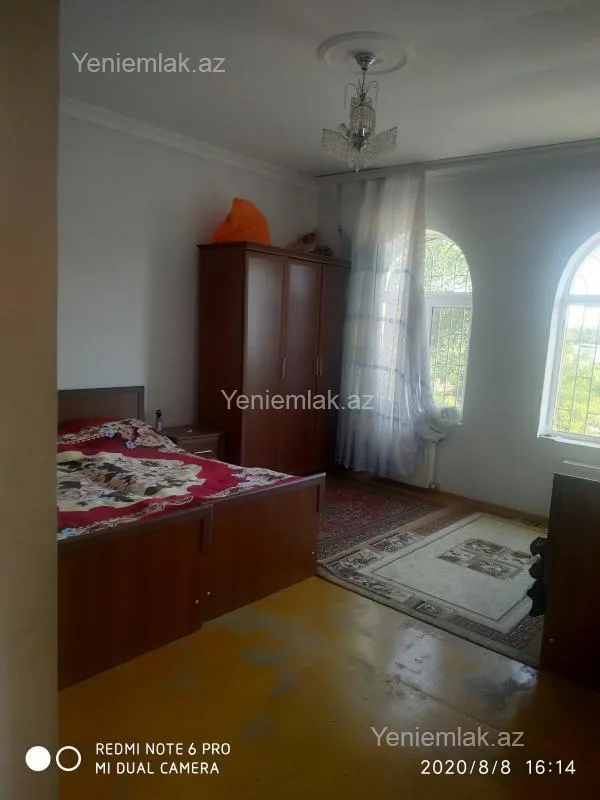 Satılır 6 otaqlı həyət evi 340 m²
