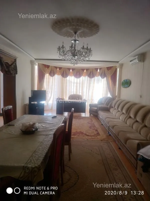 Satılır 6 otaqlı həyət evi 340 m²