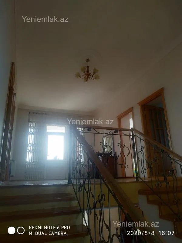 Satılır 6 otaqlı həyət evi 340 m²