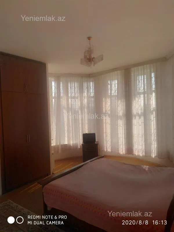 Satılır 6 otaqlı həyət evi 340 m²