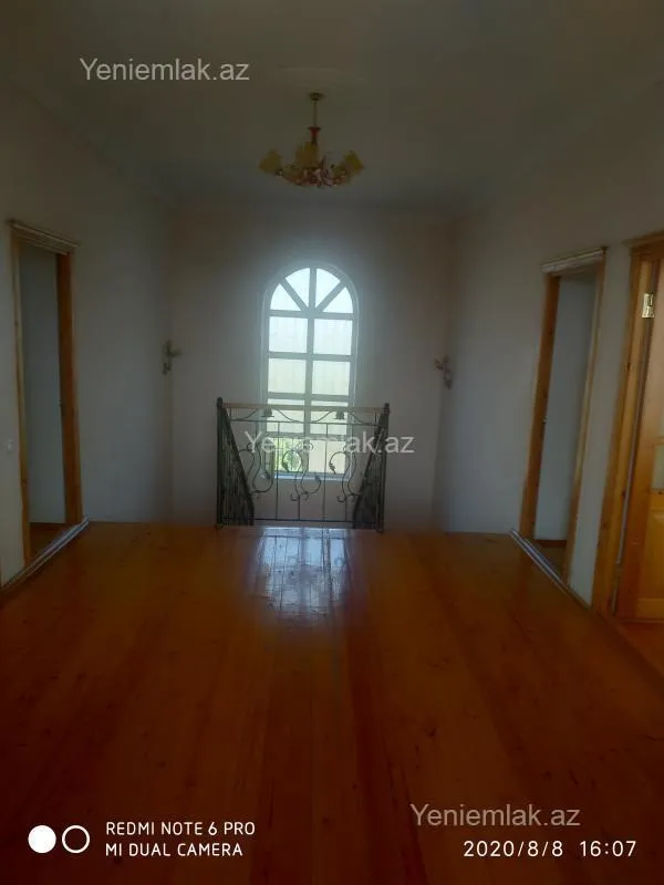 Satılır 6 otaqlı həyət evi 340 m²