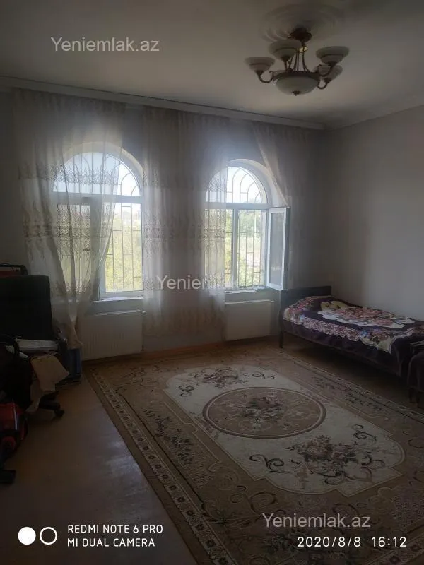 Satılır 6 otaqlı həyət evi 340 m²