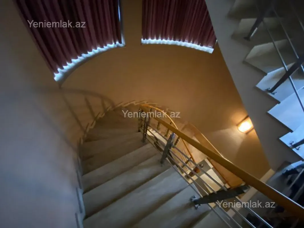 Satılır 10 otaqlı obyekt 600 m²