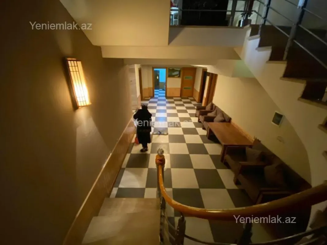 Satılır 10 otaqlı obyekt 600 m²