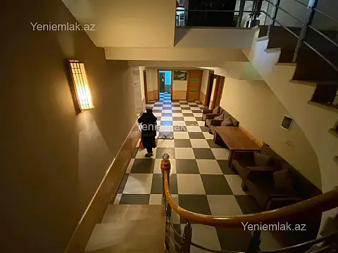 Satılır 10 otaqlı obyekt 600 m²