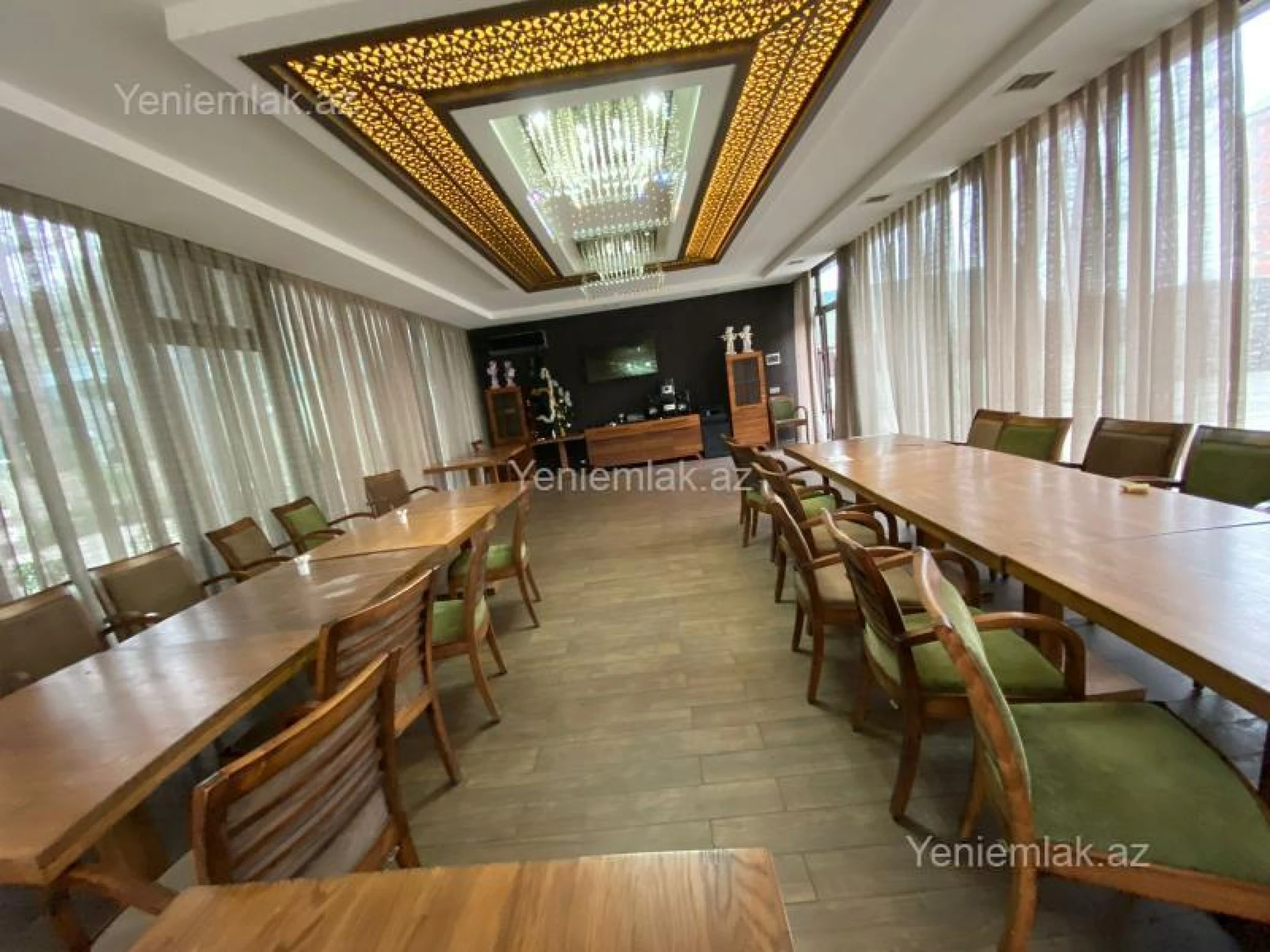 Satılır 10 otaqlı obyekt 600 m²