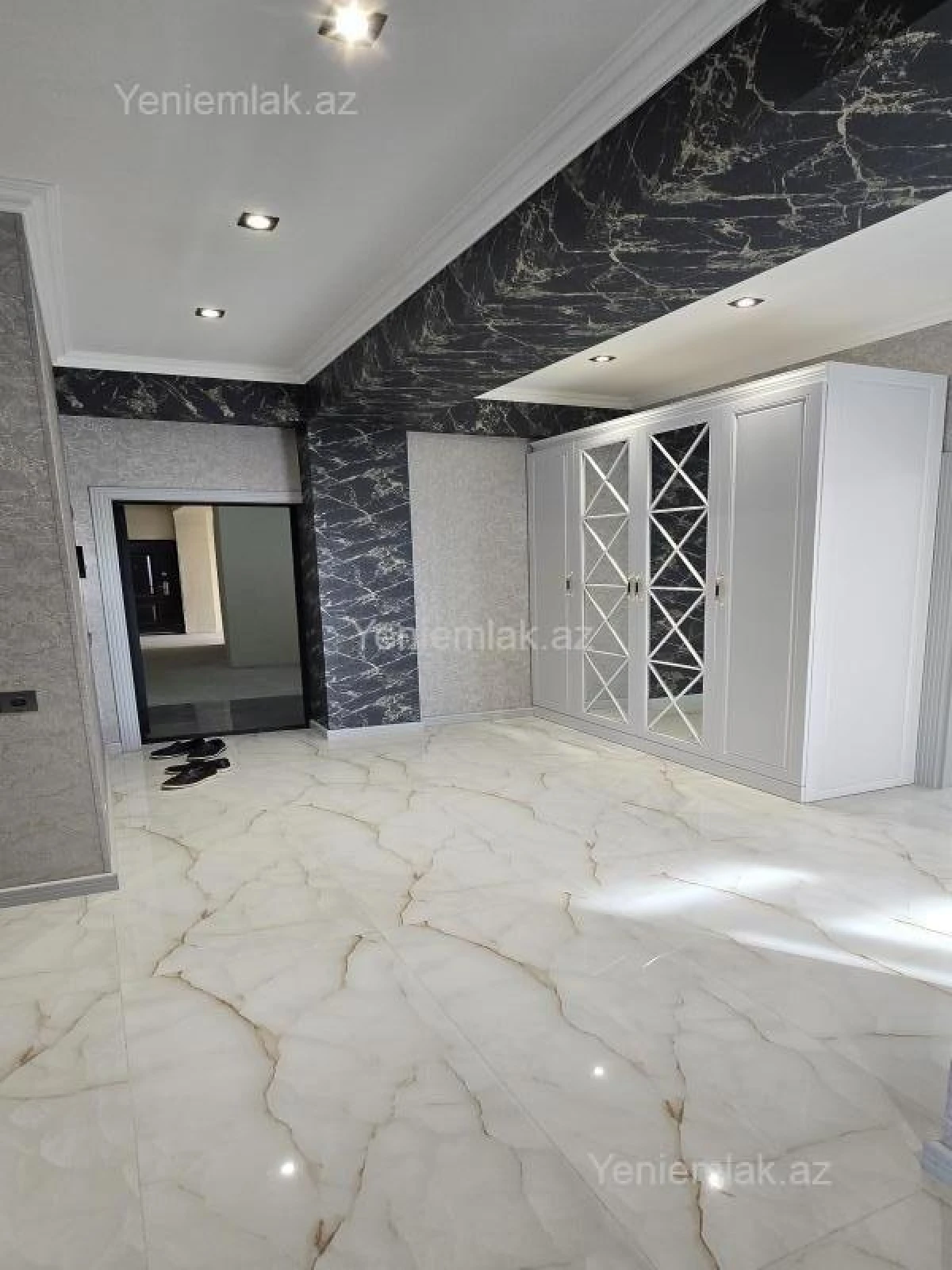 Satılır 3 otaqlı yeni tikili 137 m²