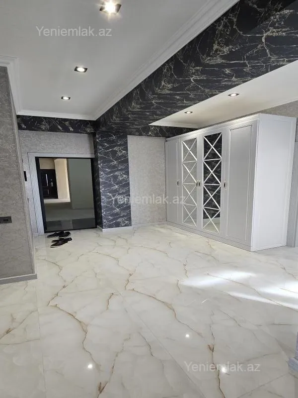 Satılır 3 otaqlı yeni tikili 137 m²