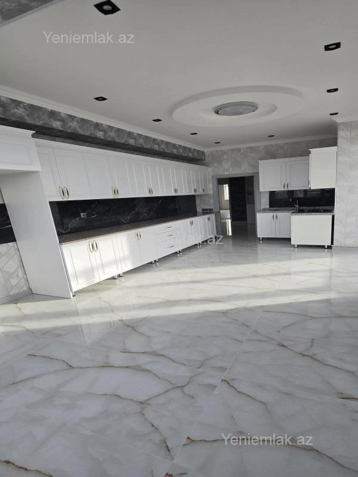 Satılır 3 otaqlı yeni tikili 137 m²
