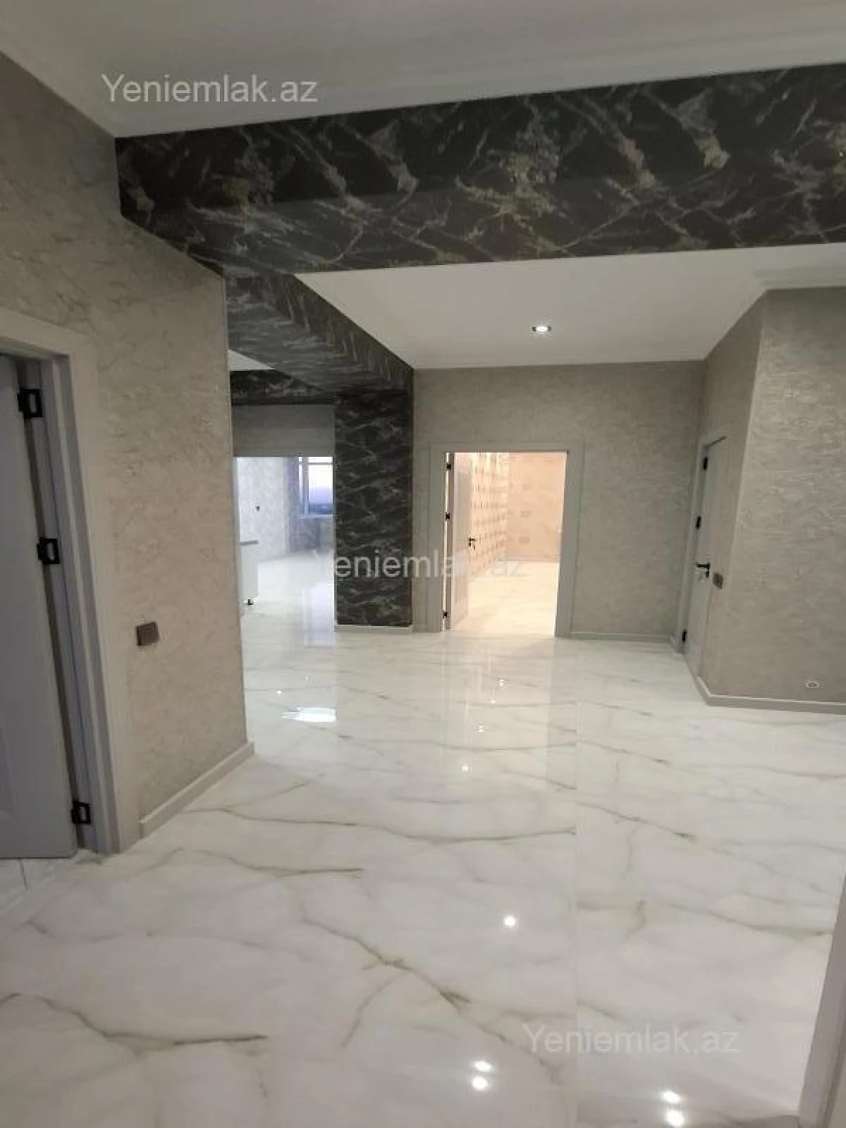 Satılır 3 otaqlı yeni tikili 137 m²
