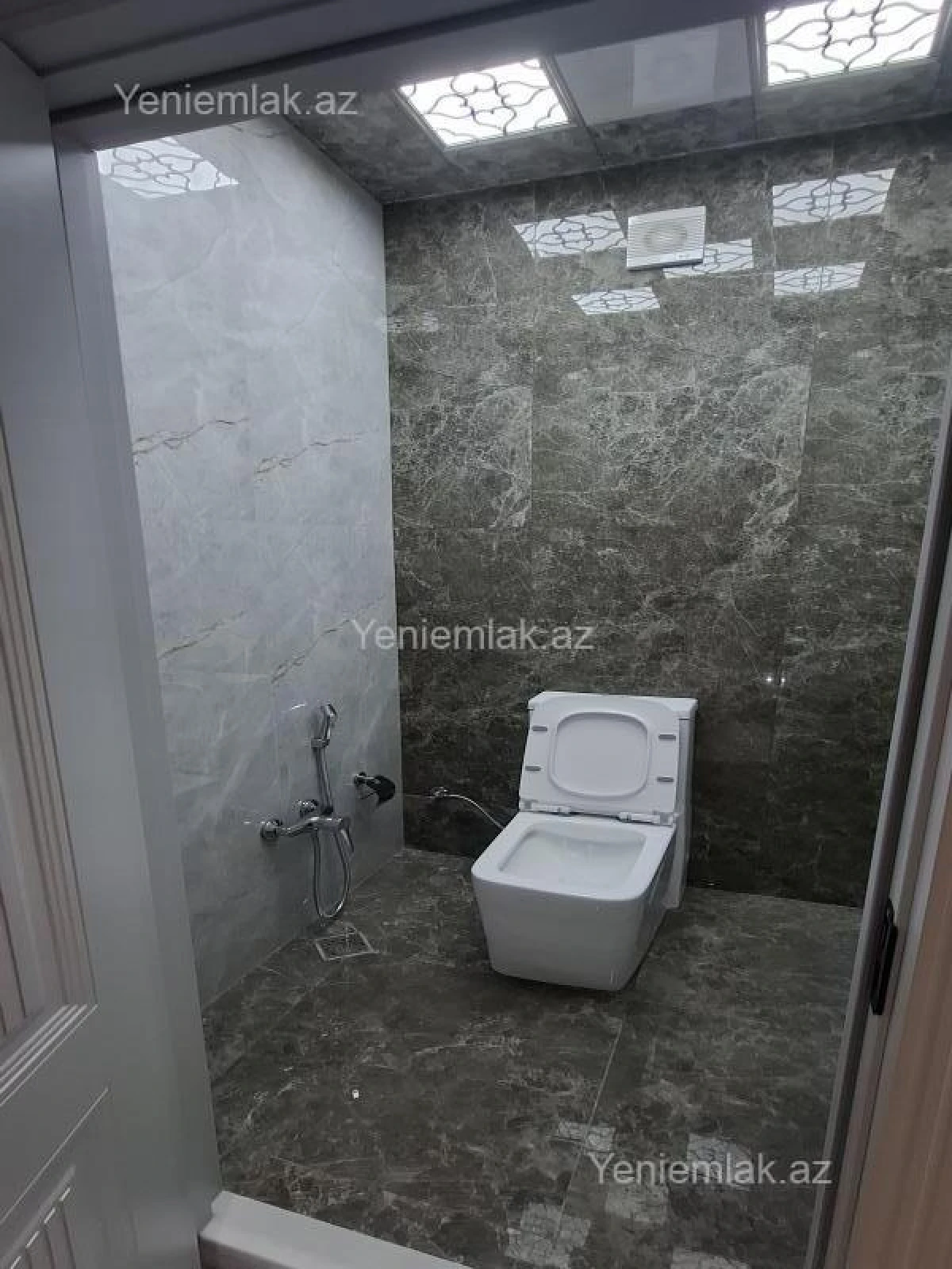 Satılır 3 otaqlı yeni tikili 137 m²