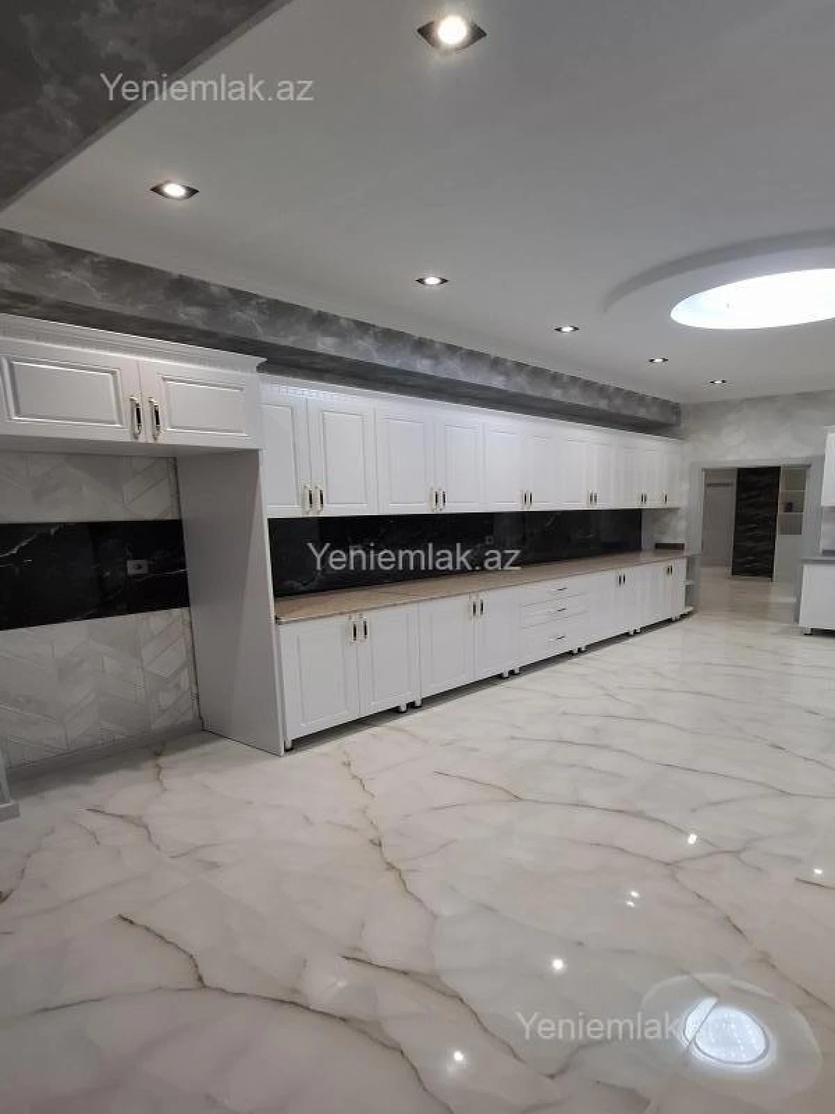 Satılır 3 otaqlı yeni tikili 137 m²