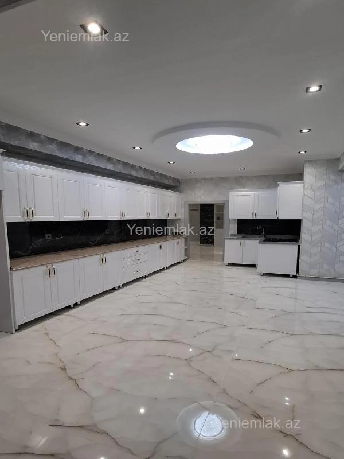 Satılır 3 otaqlı yeni tikili 137 m²