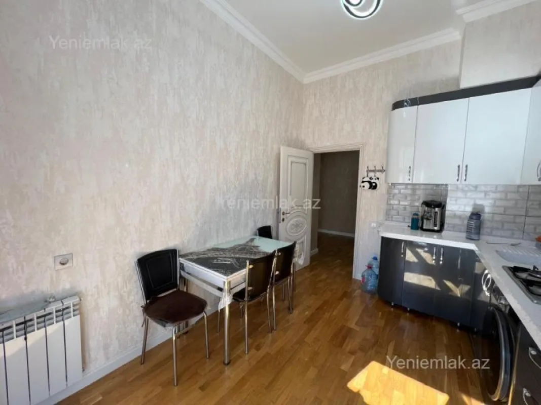 Satılır 3 otaqlı yeni tikili 100 m²