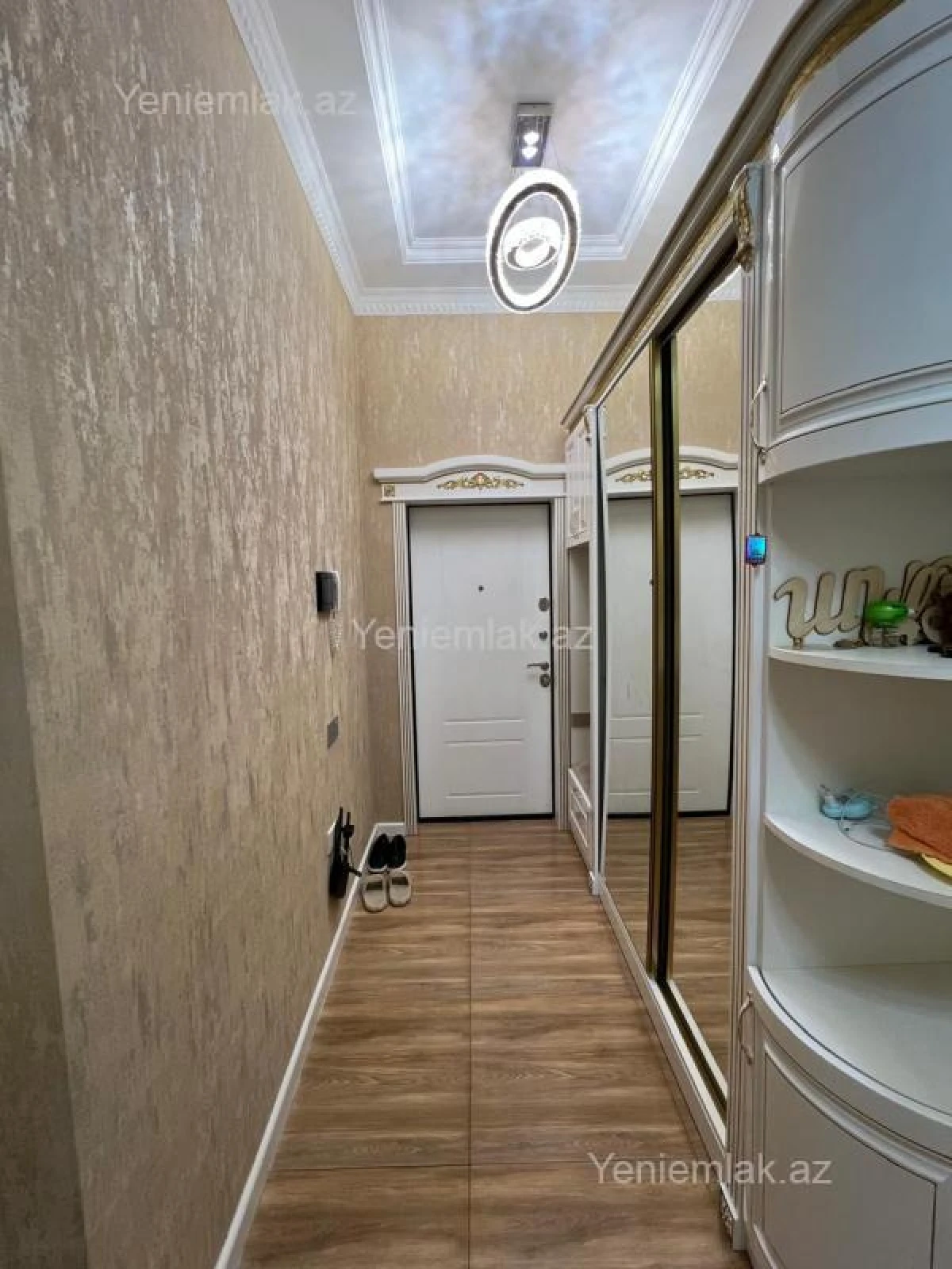 Satılır 3 otaqlı yeni tikili 100 m²