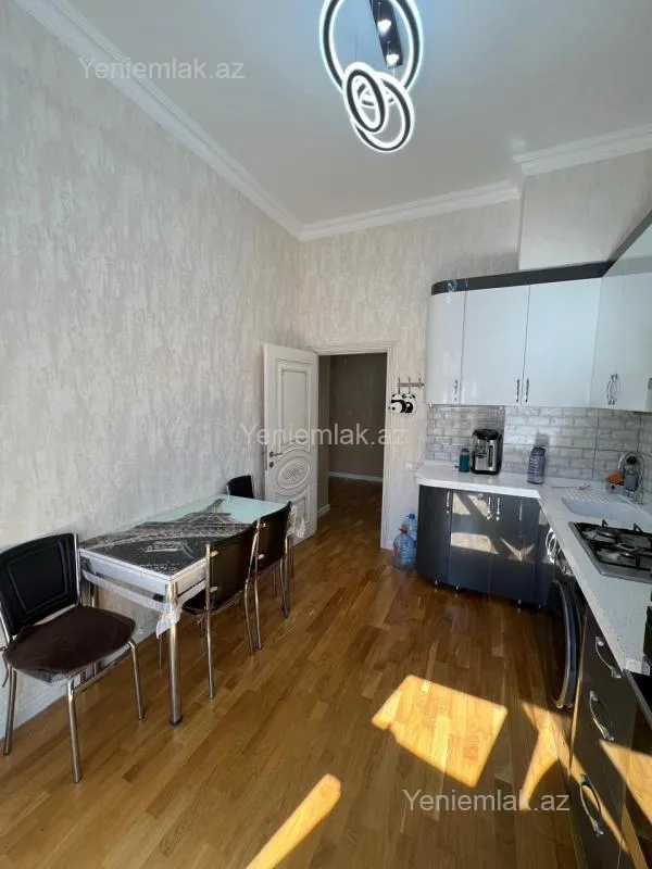 Satılır 3 otaqlı yeni tikili 100 m²