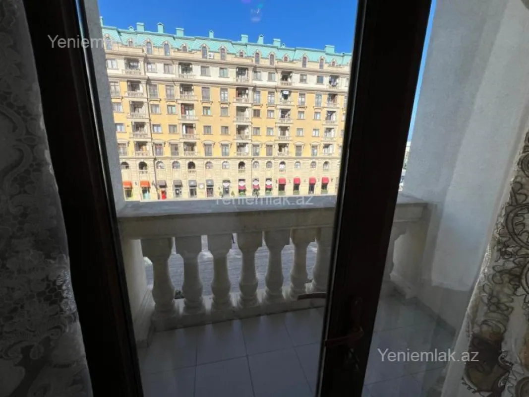 Satılır 3 otaqlı yeni tikili 100 m²