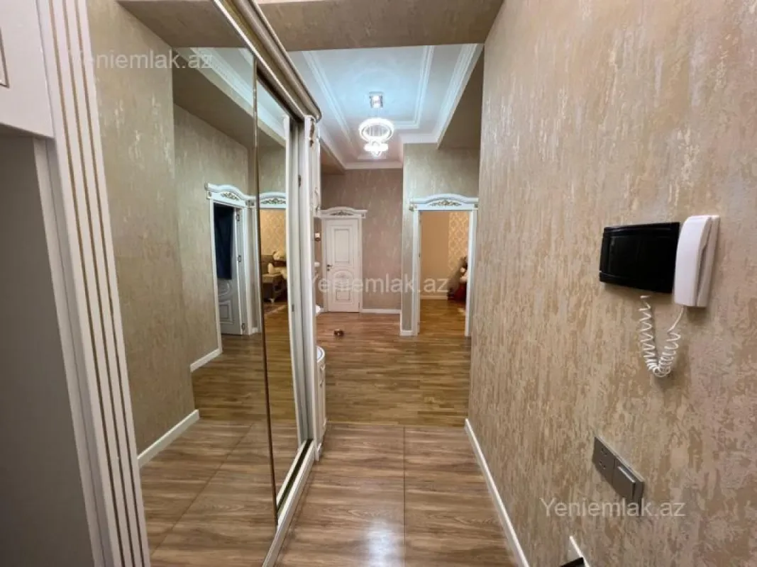 Satılır 3 otaqlı yeni tikili 100 m²