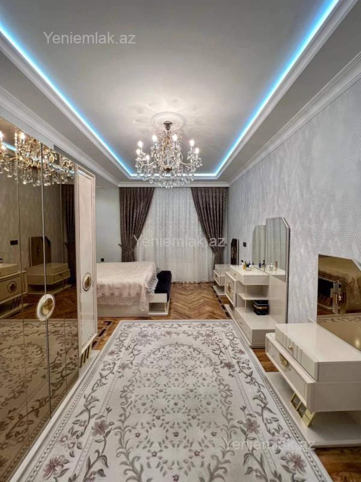 Satılır 4 otaqlı yeni tikili 180 m²