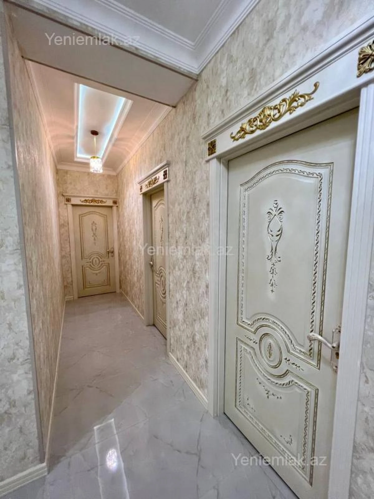 Satılır 4 otaqlı yeni tikili 180 m²