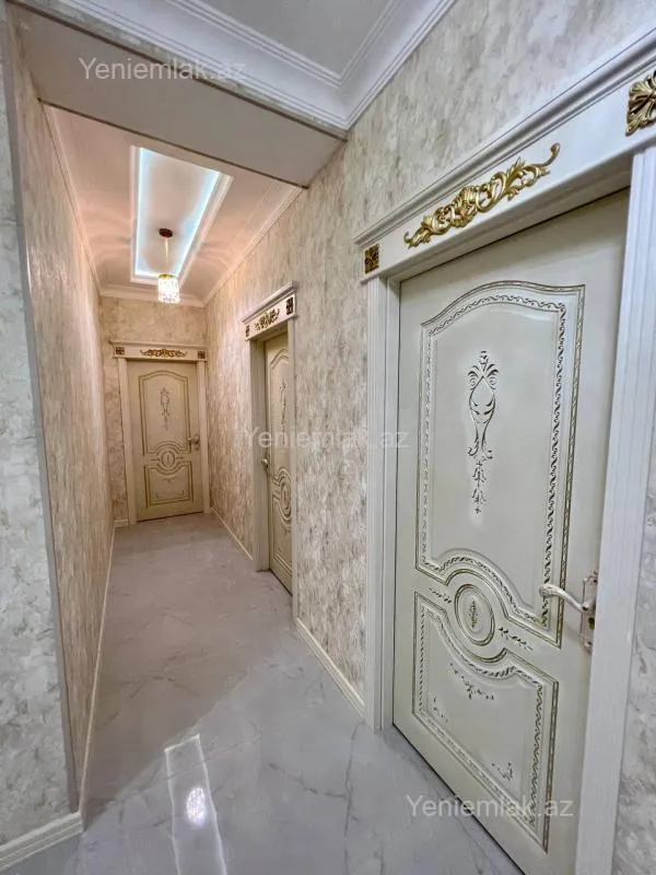 Satılır 4 otaqlı yeni tikili 180 m²