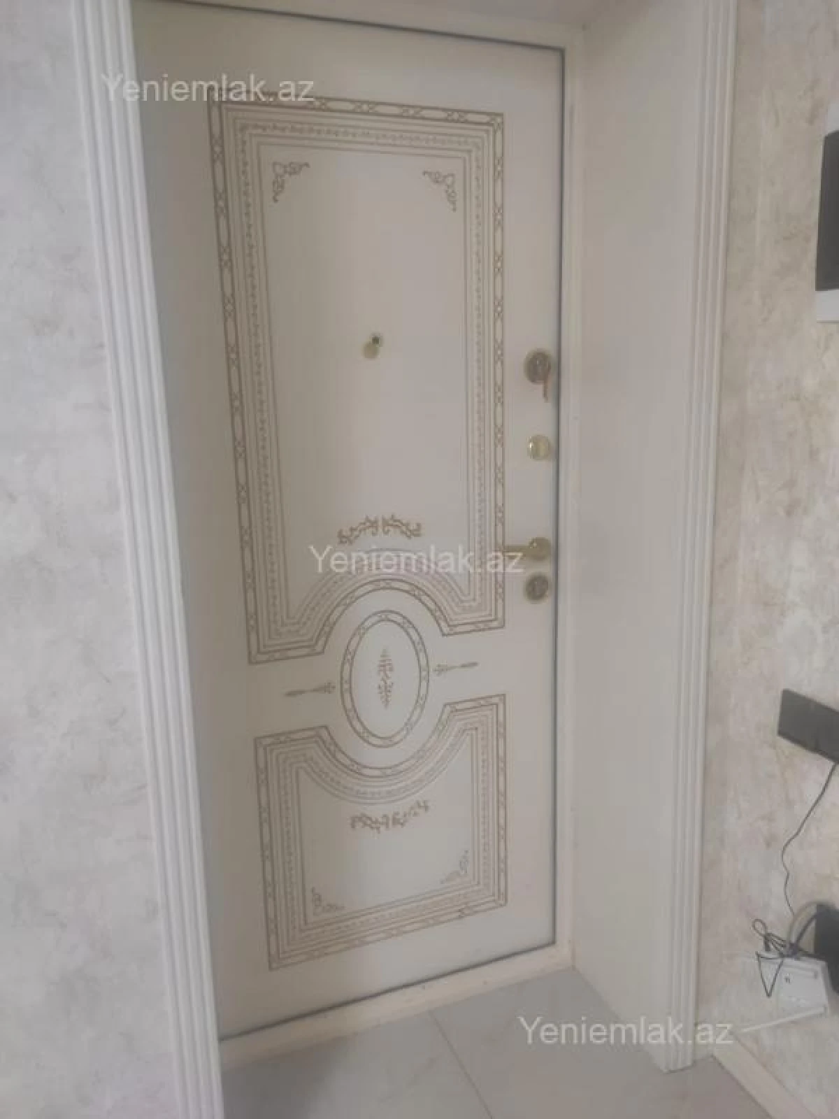 Satılır 4 otaqlı yeni tikili 180 m²