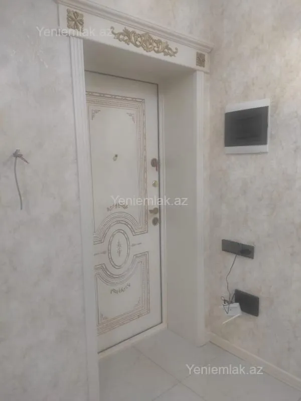 Satılır 4 otaqlı yeni tikili 180 m²