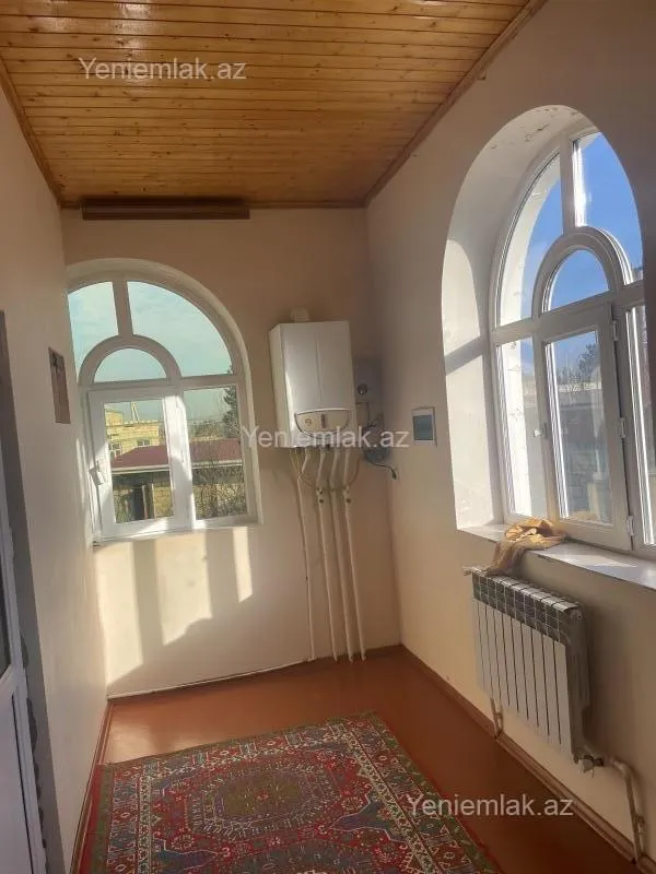 Satılır 6 otaqlı həyət evi 200 m²
