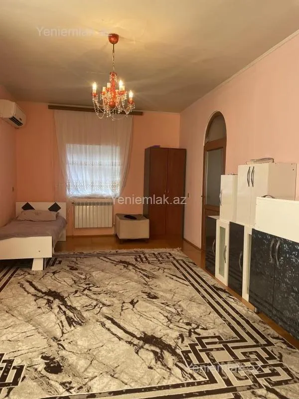 Satılır 6 otaqlı həyət evi 200 m²
