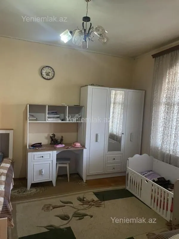 Satılır 6 otaqlı həyət evi 200 m²