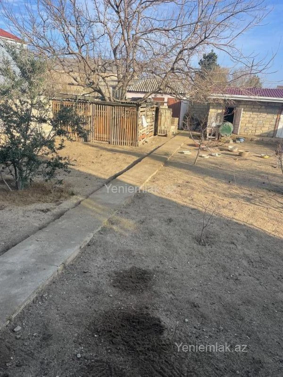 Satılır 6 otaqlı həyət evi 200 m²