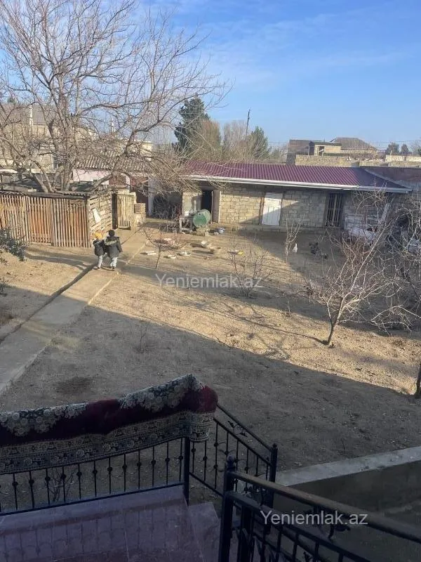 Satılır 6 otaqlı həyət evi 200 m²