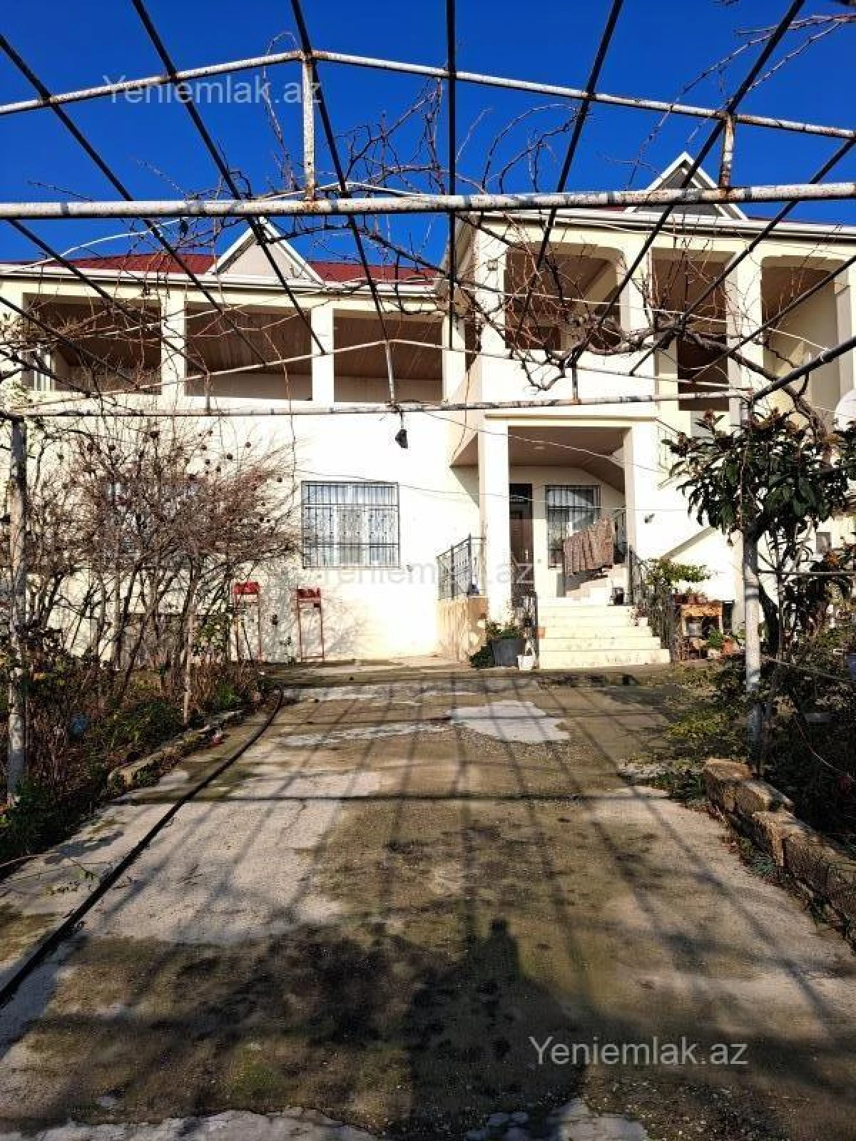 Satılır 7 otaqlı həyət evi 280 m²