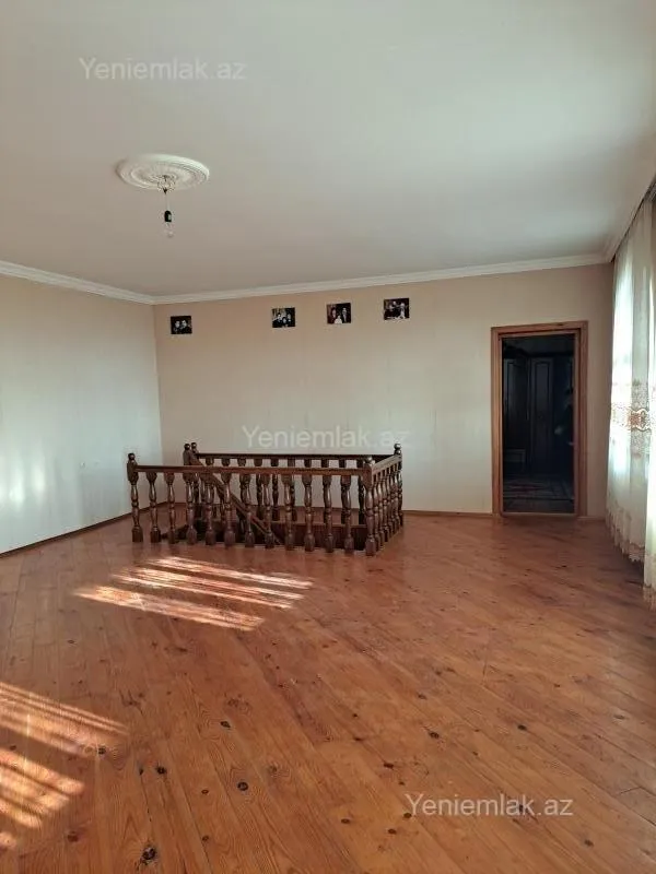 Satılır 7 otaqlı həyət evi 280 m²