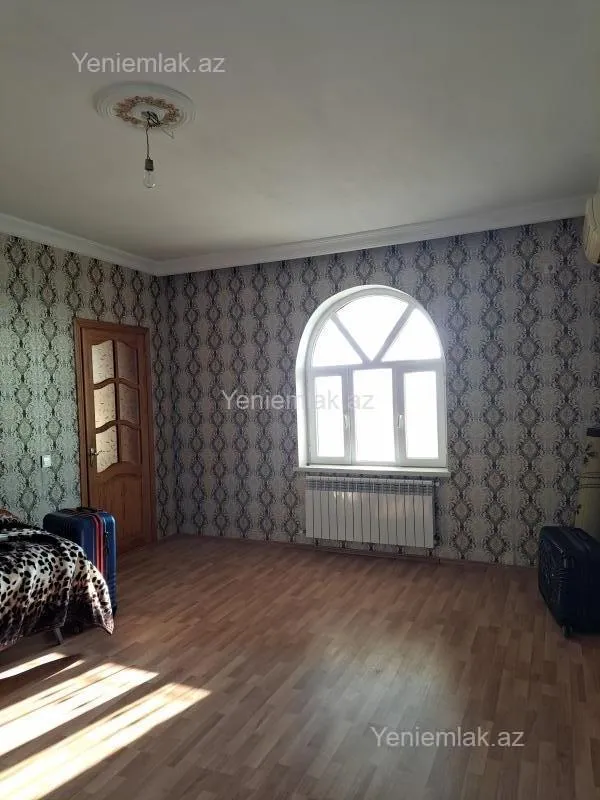 Satılır 7 otaqlı həyət evi 280 m²