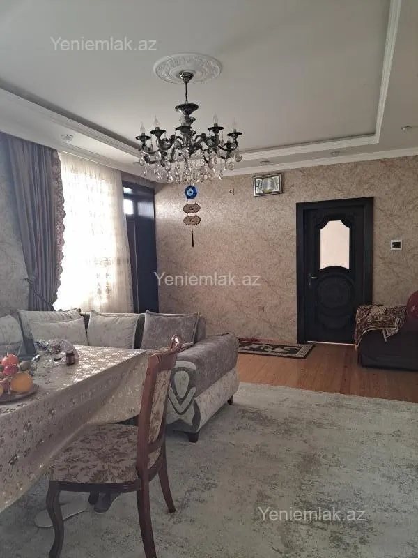 Satılır 7 otaqlı həyət evi 280 m²