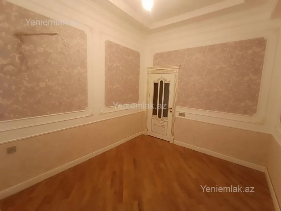 Satılır 4 otaqlı yeni tikili 160 m²