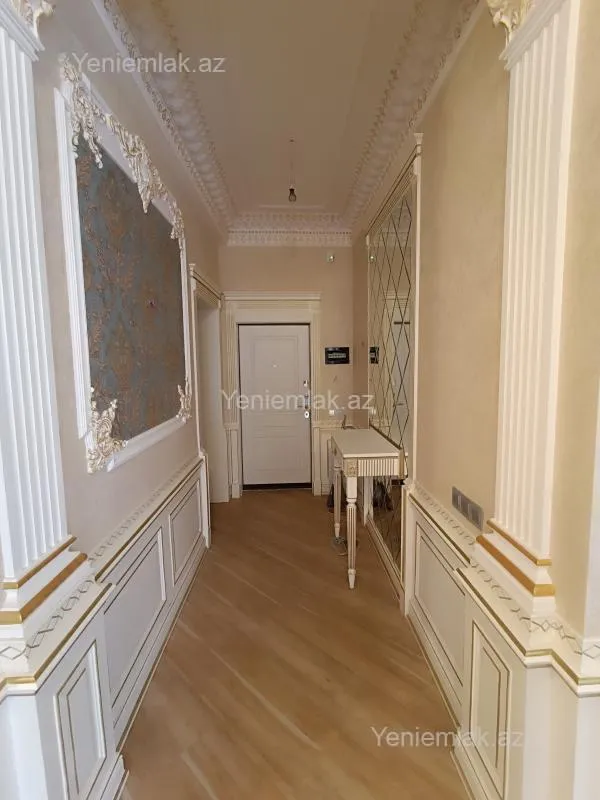 Satılır 4 otaqlı yeni tikili 160 m²