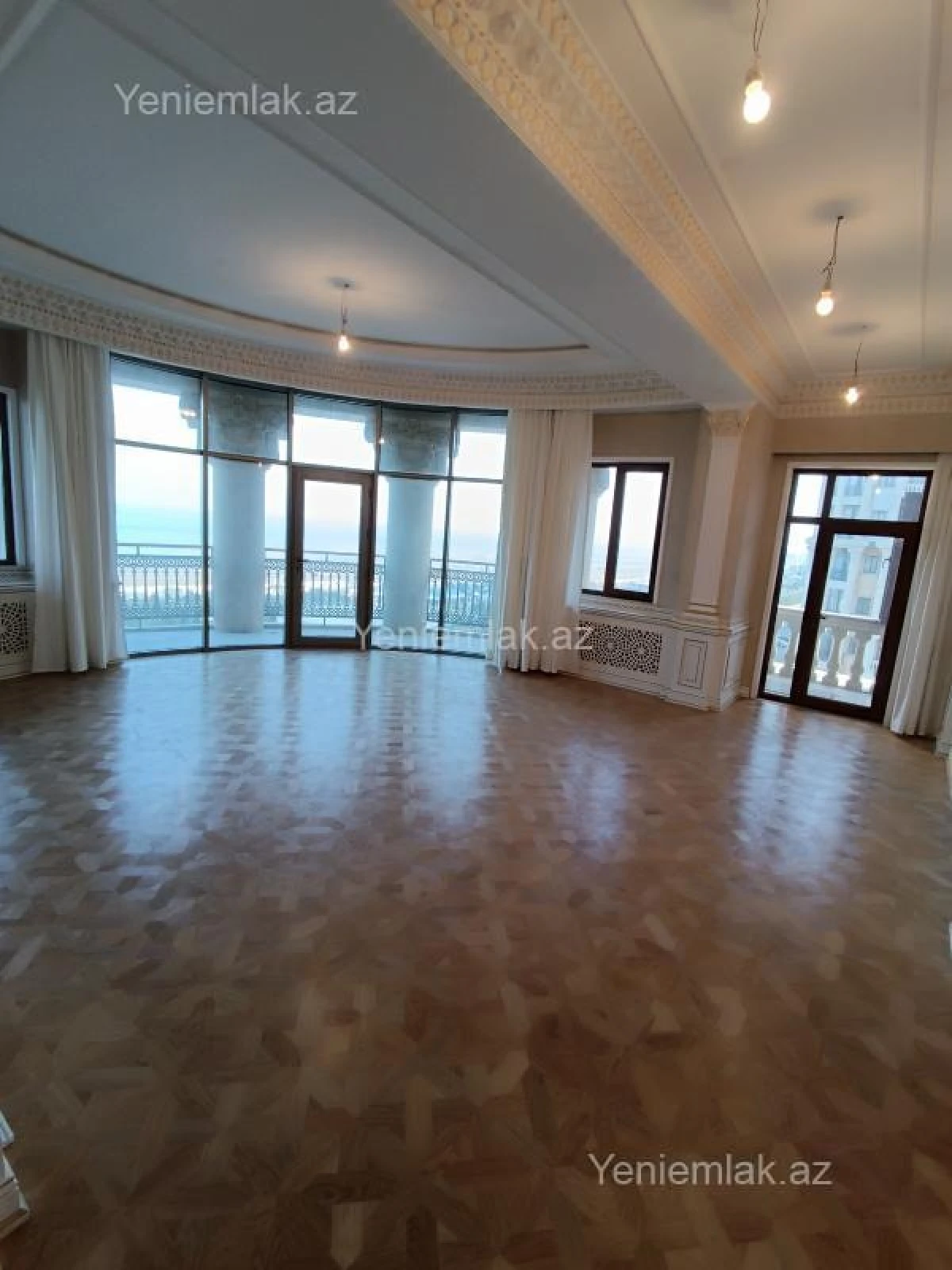 Satılır 4 otaqlı yeni tikili 160 m²