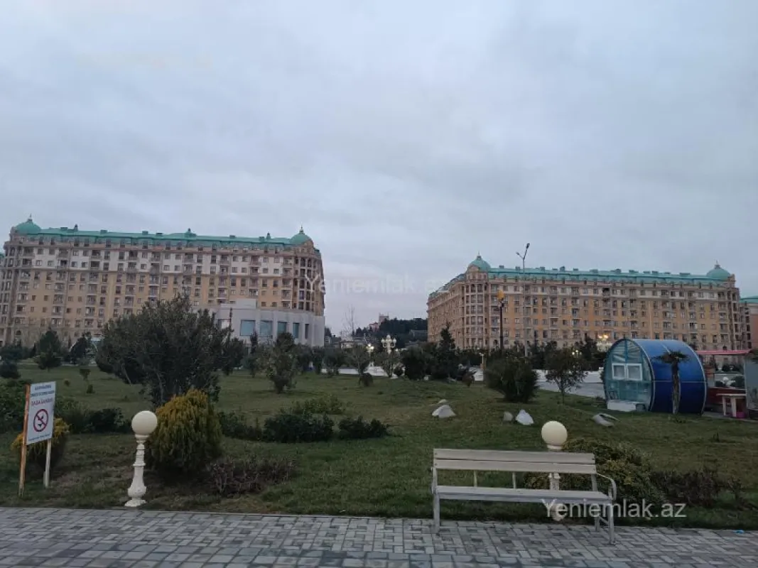 Satılır 4 otaqlı yeni tikili 160 m²