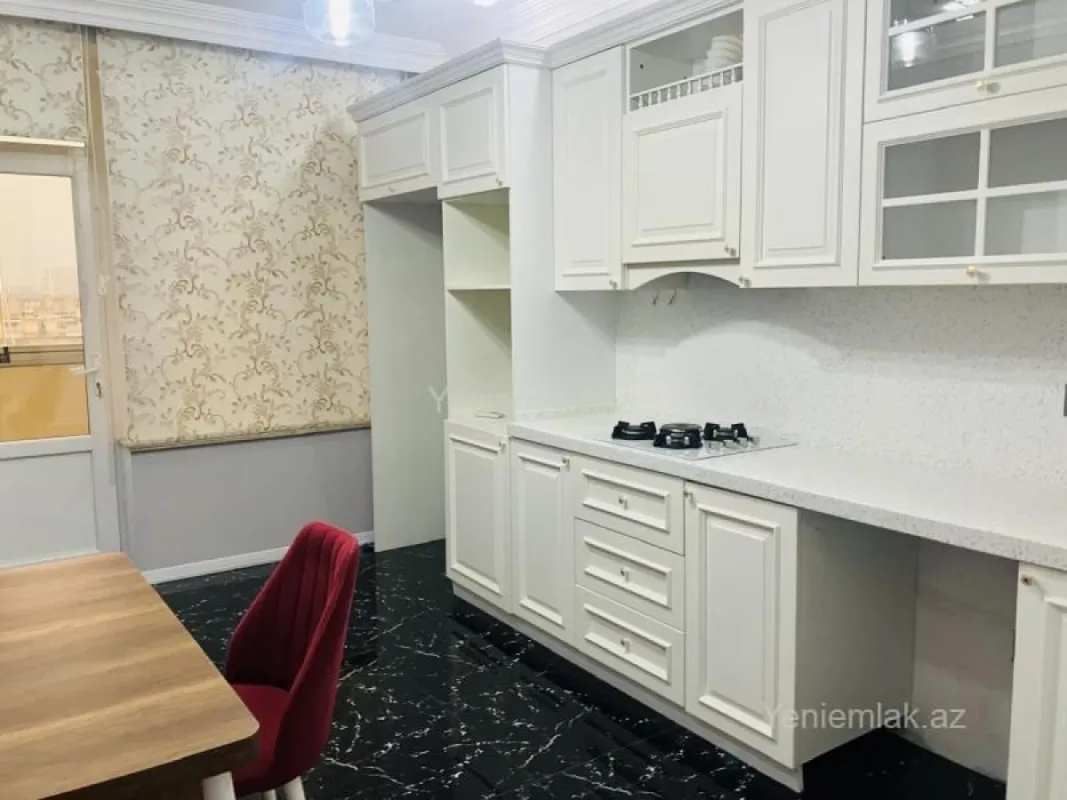Satılır 3 otaqlı yeni tikili 137.5 m²