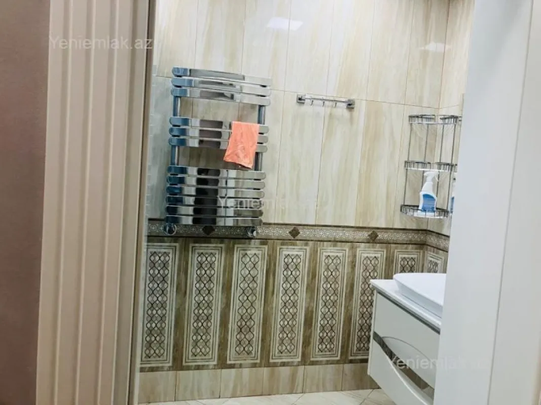 Satılır 3 otaqlı yeni tikili 137.5 m²