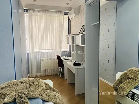 Satılır 3 otaqlı yeni tikili 137.5 m²