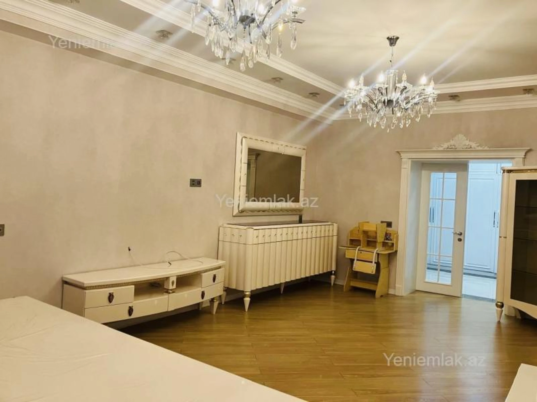 Satılır 3 otaqlı yeni tikili 137.5 m²