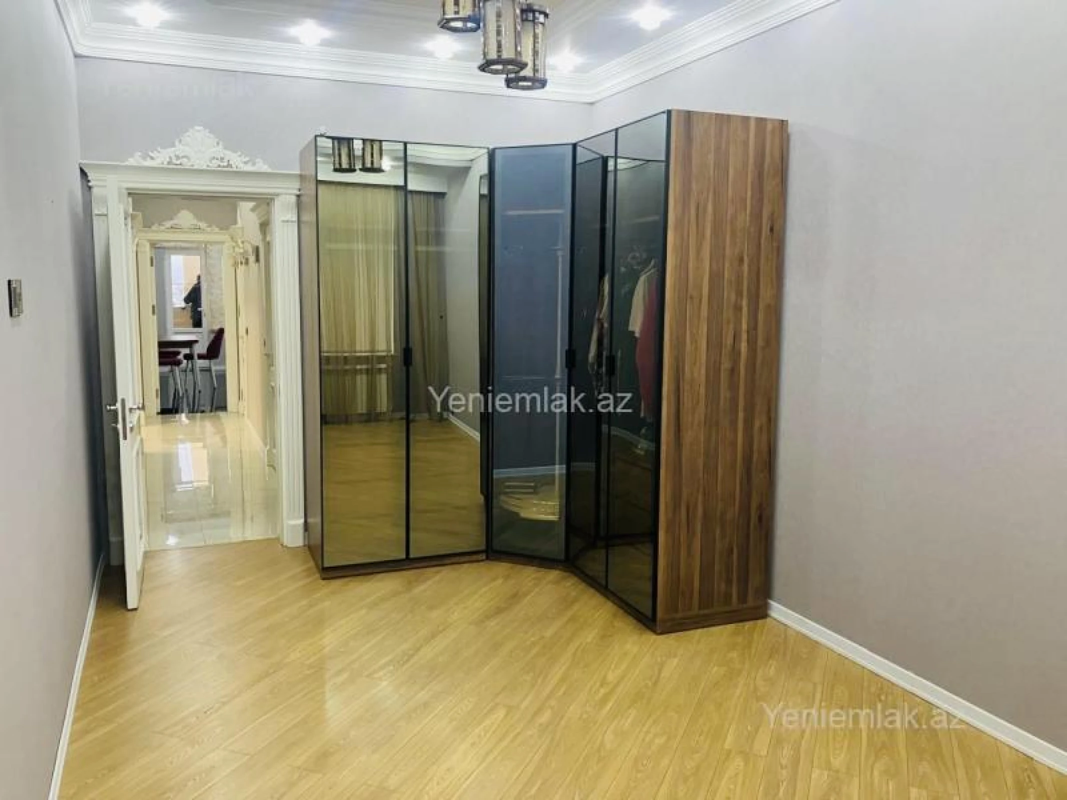 Satılır 3 otaqlı yeni tikili 137.5 m²