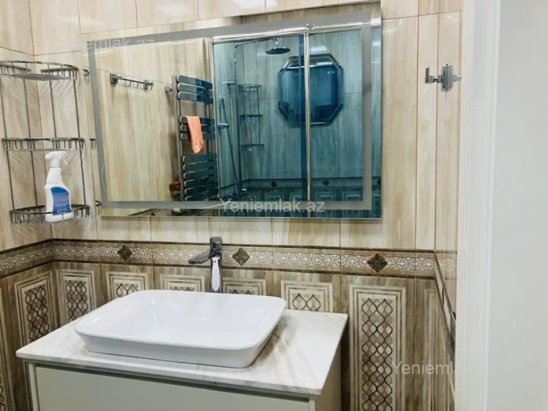 Satılır 3 otaqlı yeni tikili 137.5 m²